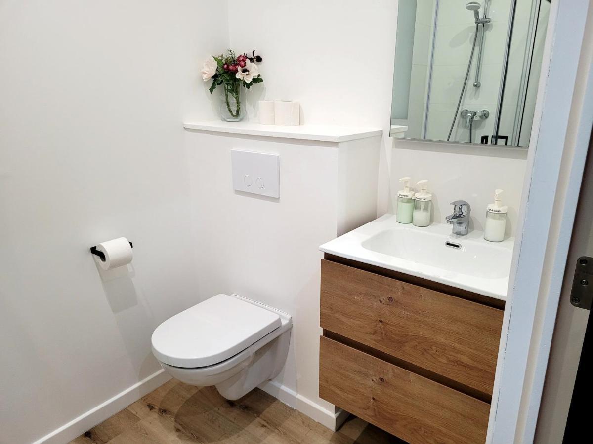 Brand New Camelia Room With Private Bathroom Брюссель Экстерьер фото